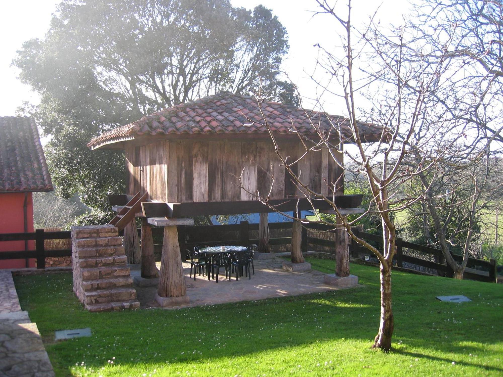 Apartamentos El Cueto De Los Collado Villanueva de Pria Luaran gambar